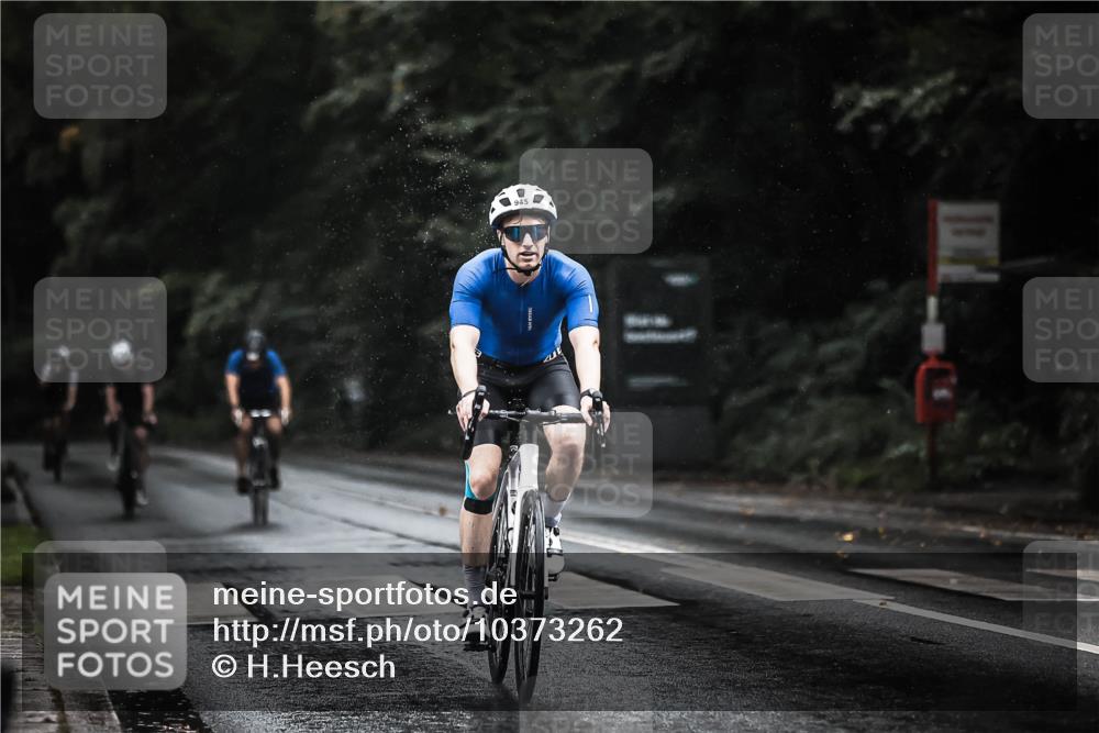 13.09.2026 - Stadtparktriathlon H.Heesch http://msf.ph/oto/10373262 13.09.2026 12:09:24 Radfahren 794, 935, 945, 1039 meine-sportfotos.de