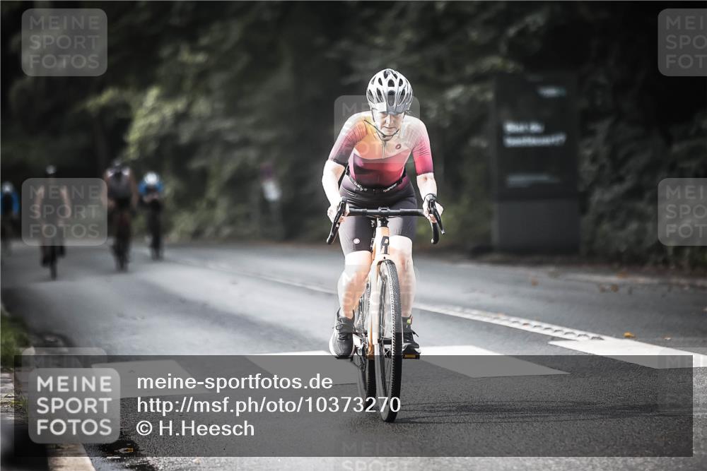 13.09.2026 - Stadtparktriathlon H.Heesch http://msf.ph/oto/10373270 13.09.2026 10:53:01 Radfahren 405, 449, 504, 553, 691 meine-sportfotos.de