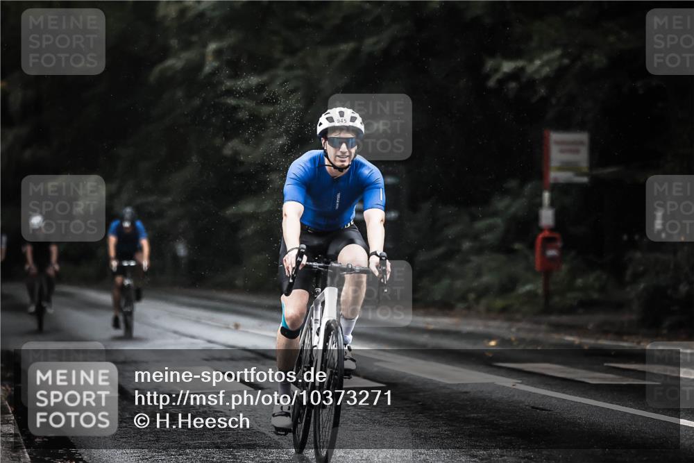 13.09.2026 - Stadtparktriathlon H.Heesch http://msf.ph/oto/10373271 13.09.2026 12:09:24 Radfahren 794, 935, 945, 1039 meine-sportfotos.de