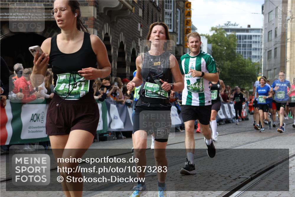 13.09.2026 - 21. swb-Marathon Bremen Strokosch-Dieckow http://msf.ph/oto/10373283 13.09.2026 13:37:02 Ziel 164, 551, 813, 843, 1936, 2275, 2467, 2673, 2731, 2819, 2823, 3067, 3541, 3585, 3635, 3815, 3874, 3998, 4006, 4050, 4182, 4216, 4304, 4335, 4414, 4676, 4892, 5061, 5447, 5656, 5781, 5823, 6050, 6280, 6340, 6516, 6568, 6966, 7039, 7229, 7237, 7249, 7344, 7640, 7656, 7765, 7808, 8498, 8685, 8723, 8790, 9658, 9776, 9807, 10068, 10070, 950, 1180, 1854, 1991, 2531, 3333, 3732, 3894, 4932, 4947, 5547, 5577, 5612, 6046, 6629, 6904, 6947, 6961, 7006, 7937, 8268, 9701 meine-sportfotos.de