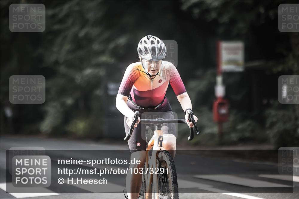 13.09.2026 - Stadtparktriathlon H.Heesch http://msf.ph/oto/10373291 13.09.2026 10:53:02 Radfahren 403, 405, 449, 504, 553, 691 meine-sportfotos.de