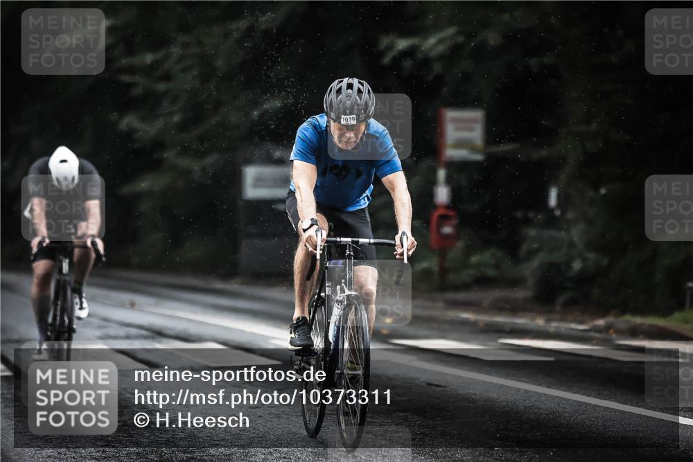 13.09.2026 - Stadtparktriathlon H.Heesch http://msf.ph/oto/10373311 13.09.2026 12:09:27 Radfahren 794, 841, 935, 945, 1039 meine-sportfotos.de