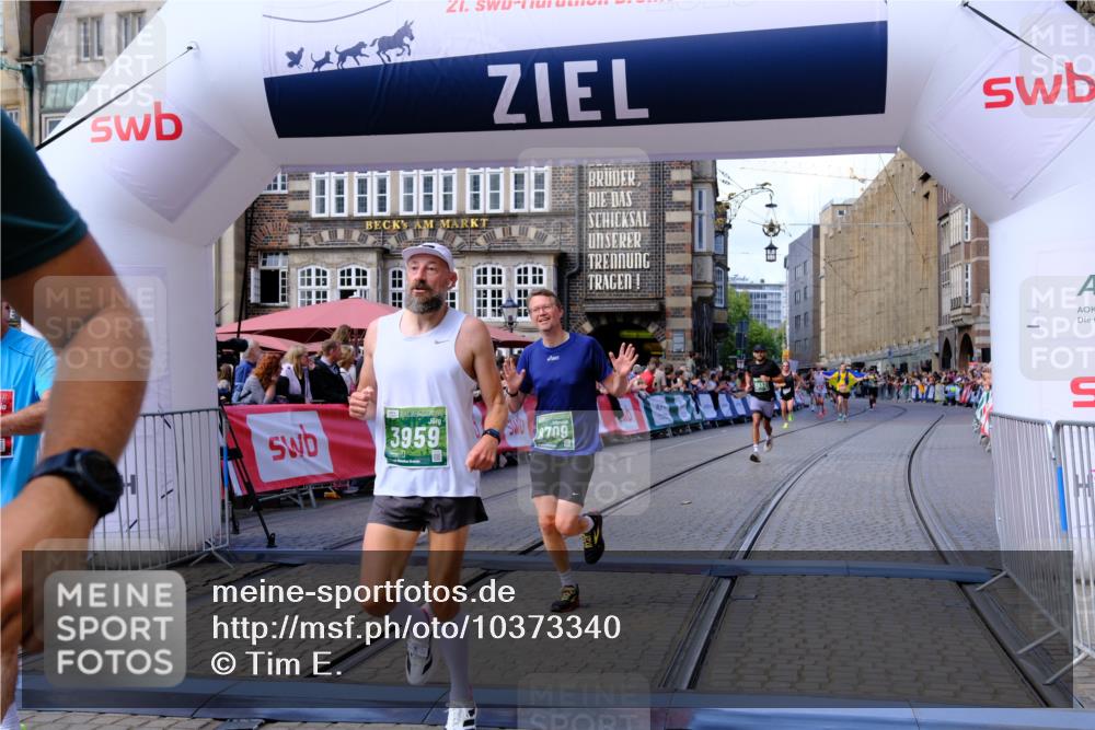 13.09.2026 - 21. swb-Marathon Bremen Tim E. http://msf.ph/oto/10373340 13.09.2026 13:10:43 Ziel 604, 640, 1277, 2605, 3959, 5532, 5620, 6267, 7881, 8033, 8064, 8709 meine-sportfotos.de
