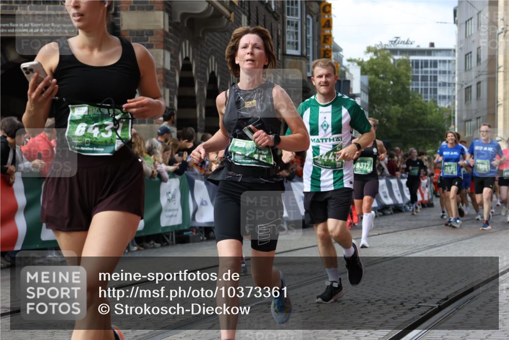 13.09.2026 - 21. swb-Marathon Bremen Strokosch-Dieckow http://msf.ph/oto/10373361 13.09.2026 13:37:02 Ziel 164, 551, 813, 843, 1936, 2275, 2467, 2673, 2731, 2819, 2823, 3067, 3541, 3585, 3635, 3815, 3874, 3998, 4006, 4050, 4182, 4216, 4304, 4335, 4414, 4676, 4892, 5061, 5447, 5656, 5781, 5823, 6050, 6280, 6340, 6516, 6568, 6966, 7039, 7229, 7237, 7249, 7344, 7640, 7656, 7765, 7808, 8498, 8685, 8723, 8790, 9658, 9776, 9807, 10068, 10070, 950, 1180, 1854, 1991, 2531, 3333, 3732, 3894, 4932, 4947, 5547, 5577, 5612, 6046, 6629, 6904, 6947, 6961, 7006, 7937, 8268, 9701 meine-sportfotos.de