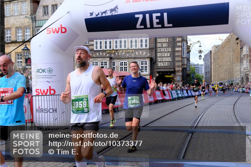 13.09.2026 - 21. swb-Marathon Bremen Tim E. http://msf.ph/oto/10373377 13.09.2026 13:10:43 Ziel 604, 640, 1277, 2605, 3959, 5532, 5620, 6267, 7881, 8033, 8064, 8709 meine-sportfotos.de