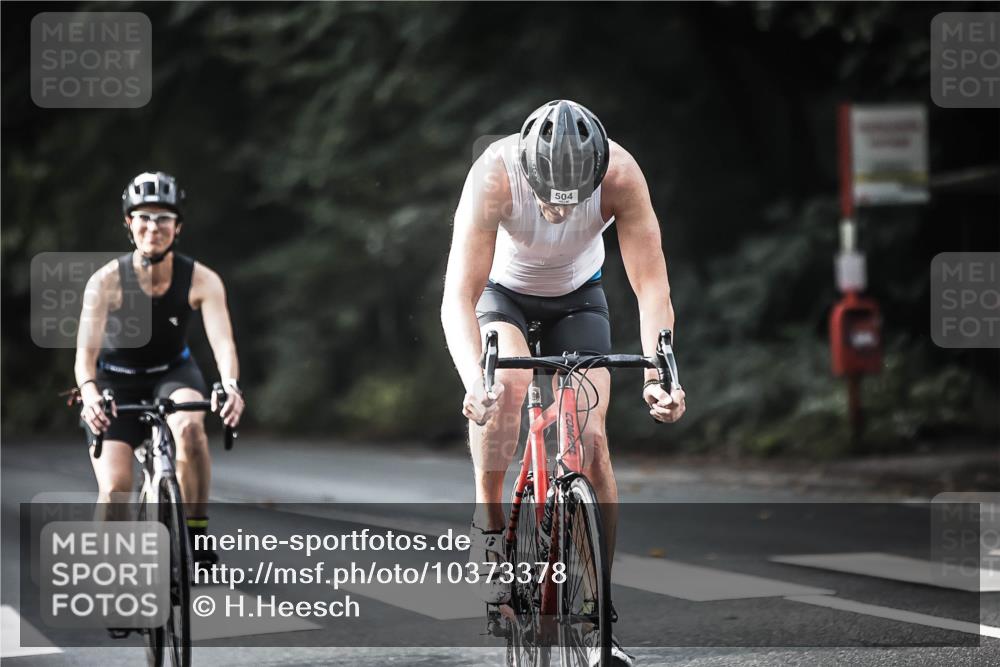 13.09.2026 - Stadtparktriathlon H.Heesch http://msf.ph/oto/10373378 13.09.2026 10:53:07 Radfahren 403, 405, 484, 504, 691 meine-sportfotos.de