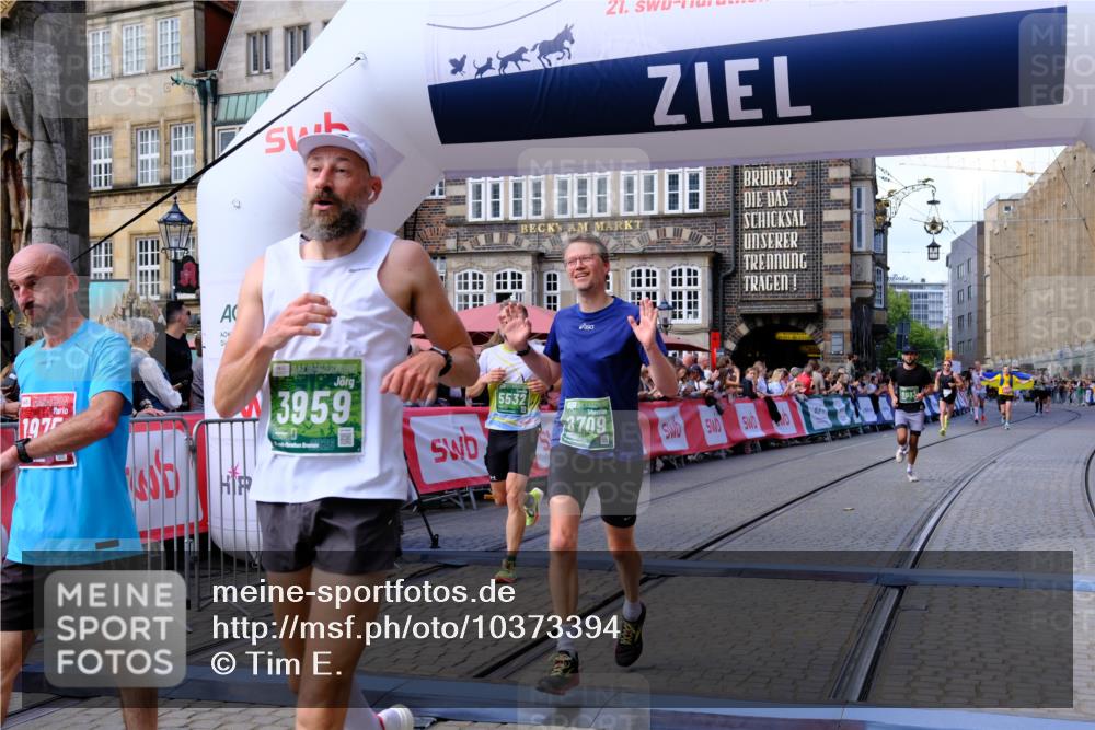 13.09.2026 - 21. swb-Marathon Bremen Tim E. http://msf.ph/oto/10373394 13.09.2026 13:10:43 Ziel 604, 640, 1277, 2605, 3959, 5532, 5620, 6267, 7881, 8033, 8064, 8709 meine-sportfotos.de