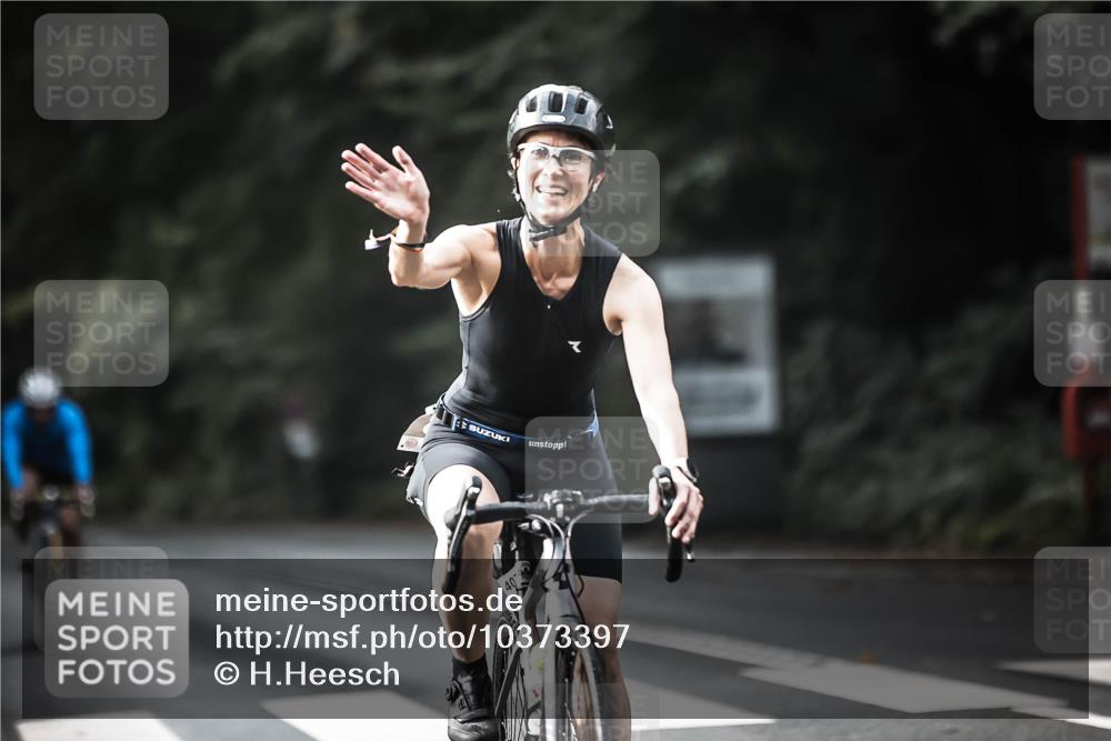 13.09.2026 - Stadtparktriathlon H.Heesch http://msf.ph/oto/10373397 13.09.2026 10:53:08 Radfahren 403, 405, 484, 504, 691 meine-sportfotos.de