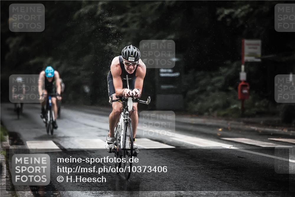 13.09.2026 - Stadtparktriathlon H.Heesch http://msf.ph/oto/10373406 13.09.2026 12:09:37 Radfahren 841, 869, 928, 997, 1059 meine-sportfotos.de