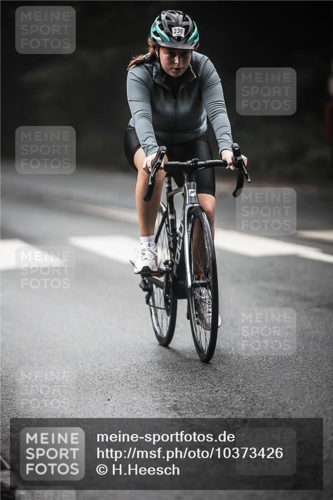 13.09.2026 - Stadtparktriathlon H.Heesch http://msf.ph/oto/10373426 13.09.2026 10:23:24 Radfahren 230, 341, 407 meine-sportfotos.de