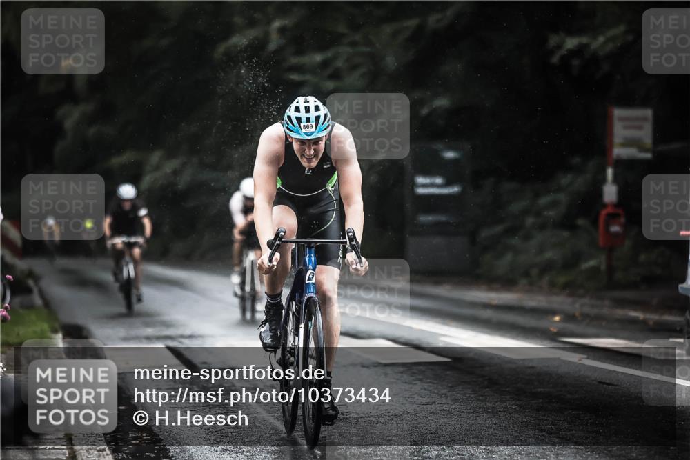 13.09.2026 - Stadtparktriathlon H.Heesch http://msf.ph/oto/10373434 13.09.2026 12:09:39 Radfahren 869, 928, 997, 1059 meine-sportfotos.de