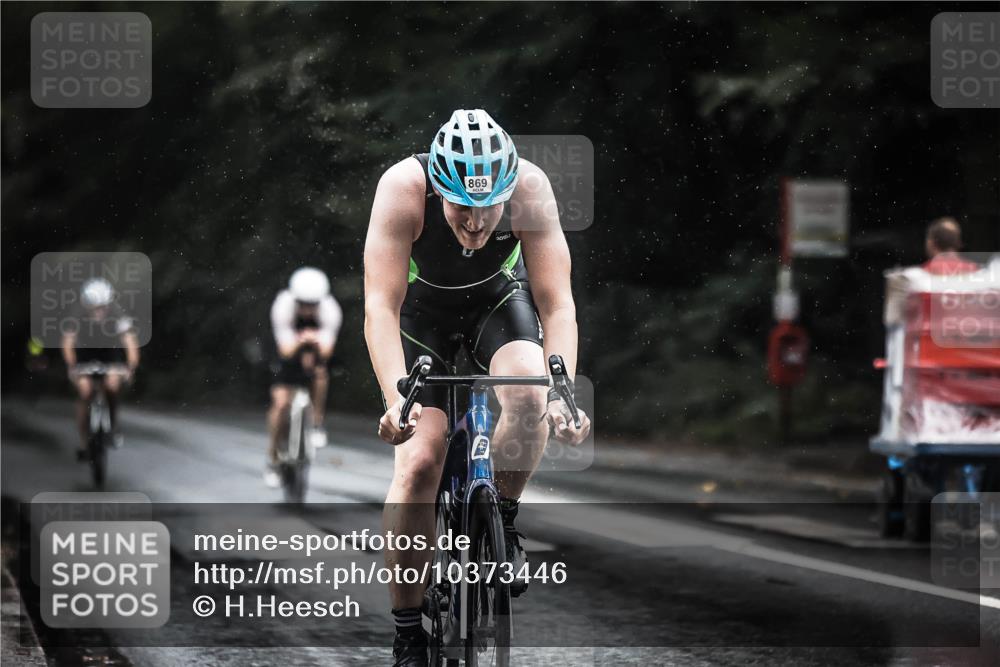 13.09.2026 - Stadtparktriathlon H.Heesch http://msf.ph/oto/10373446 13.09.2026 12:09:39 Radfahren 869, 928, 997, 1059 meine-sportfotos.de