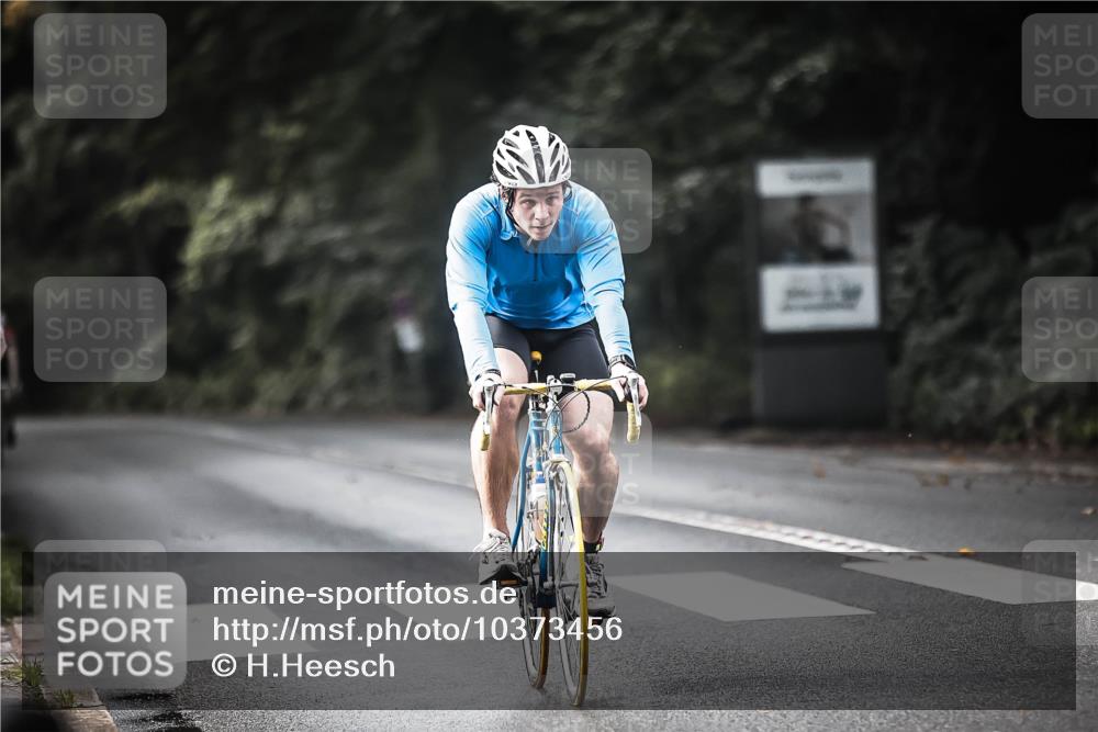 13.09.2026 - Stadtparktriathlon H.Heesch http://msf.ph/oto/10373456 13.09.2026 10:53:10 Radfahren 403, 484, 504, 691 meine-sportfotos.de