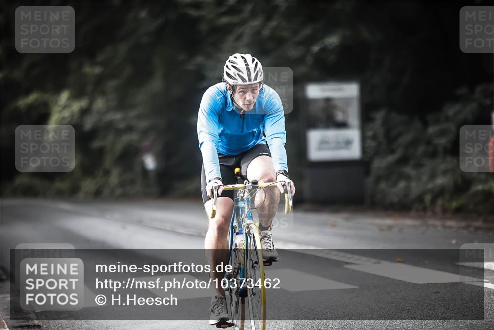 13.09.2026 - Stadtparktriathlon H.Heesch http://msf.ph/oto/10373462 13.09.2026 10:53:10 Radfahren 403, 484, 504, 691 meine-sportfotos.de