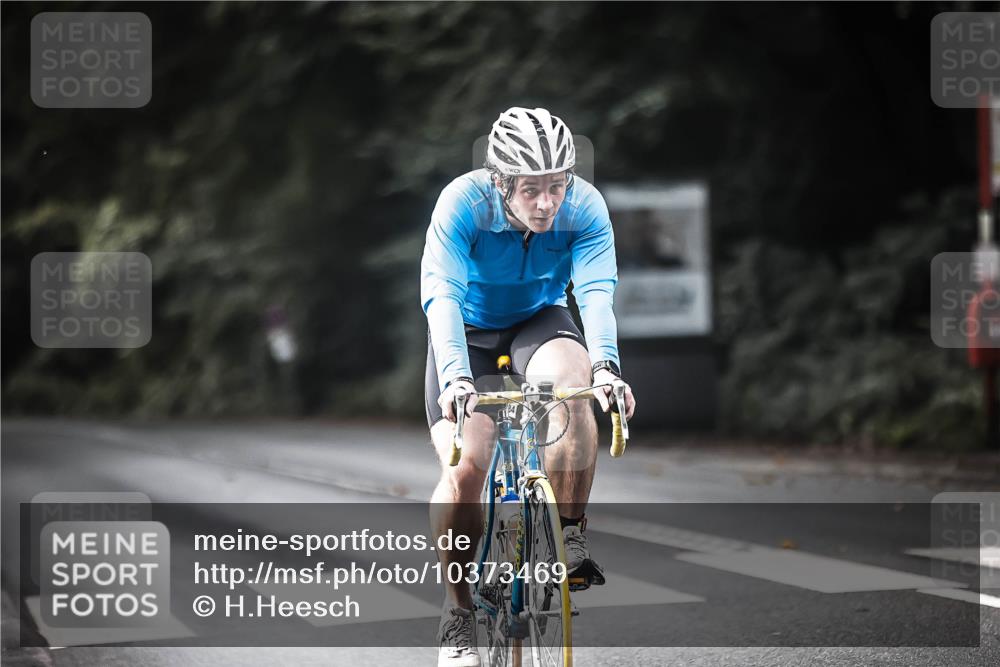 13.09.2026 - Stadtparktriathlon H.Heesch http://msf.ph/oto/10373469 13.09.2026 10:53:10 Radfahren 403, 484, 504, 691 meine-sportfotos.de