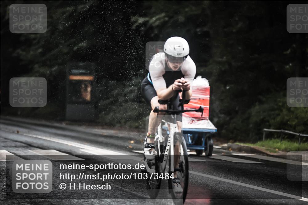 13.09.2026 - Stadtparktriathlon H.Heesch http://msf.ph/oto/10373484 13.09.2026 12:09:41 Radfahren 869, 928, 997, 1059 meine-sportfotos.de