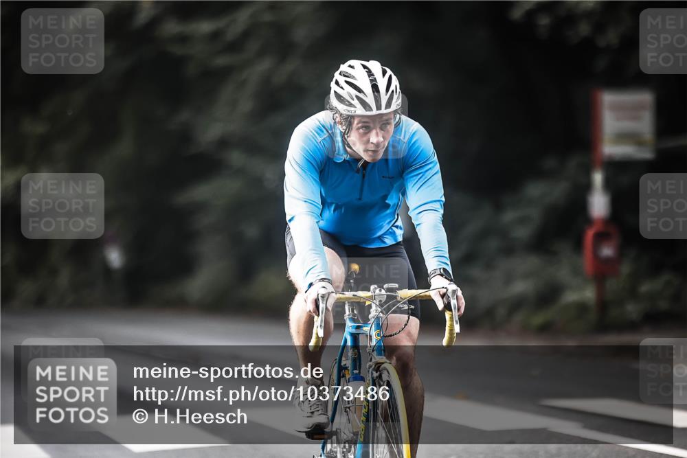 13.09.2026 - Stadtparktriathlon H.Heesch http://msf.ph/oto/10373486 13.09.2026 10:53:11 Radfahren 403, 484, 497, 504, 691 meine-sportfotos.de