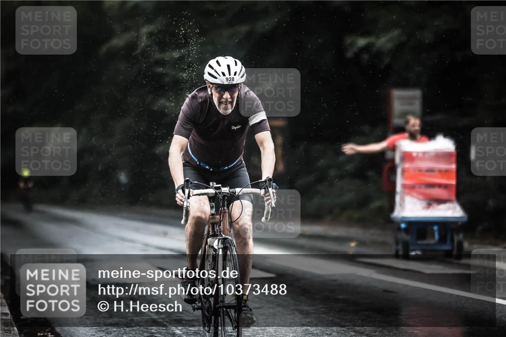 13.09.2026 - Stadtparktriathlon H.Heesch http://msf.ph/oto/10373488 13.09.2026 12:09:42 Radfahren 869, 928, 997, 1059 meine-sportfotos.de