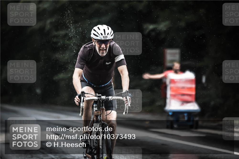 13.09.2026 - Stadtparktriathlon H.Heesch http://msf.ph/oto/10373493 13.09.2026 12:09:42 Radfahren 869, 928, 997, 1059 meine-sportfotos.de