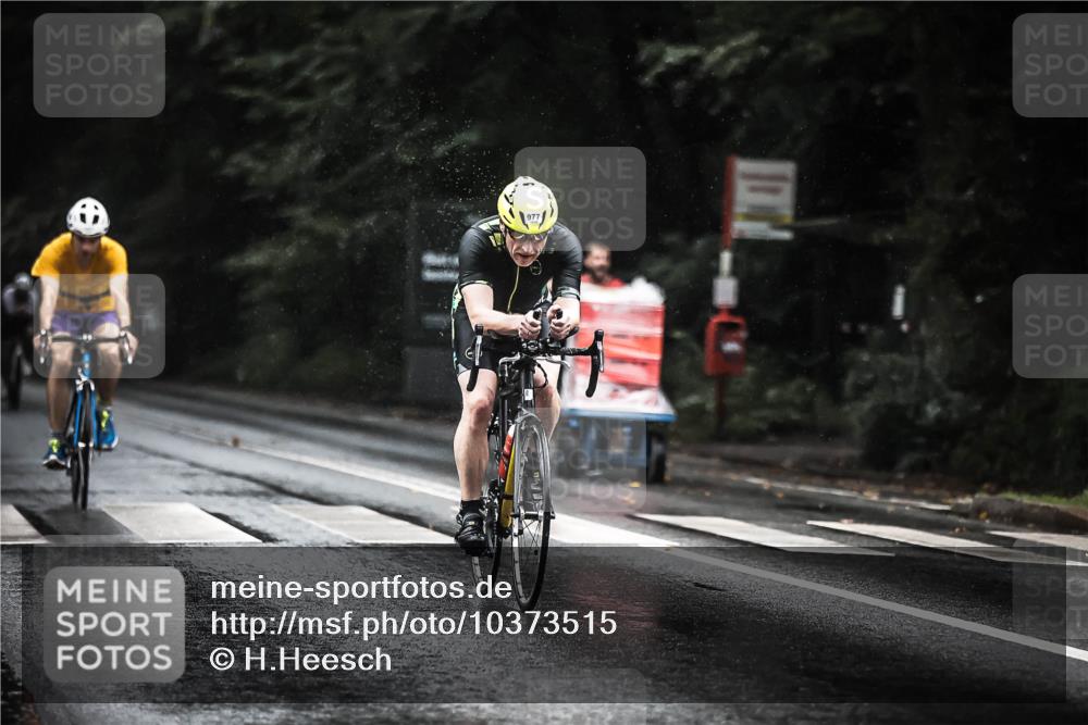 13.09.2026 - Stadtparktriathlon H.Heesch http://msf.ph/oto/10373515 13.09.2026 12:09:49 Radfahren 871, 952, 977, 990, 995, 1027 meine-sportfotos.de