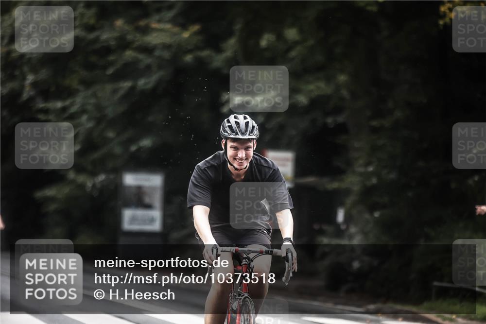 13.09.2026 - Stadtparktriathlon H.Heesch http://msf.ph/oto/10373518 13.09.2026 13:29:08 Radfahren 1344, 1436, 1517, 1526 meine-sportfotos.de
