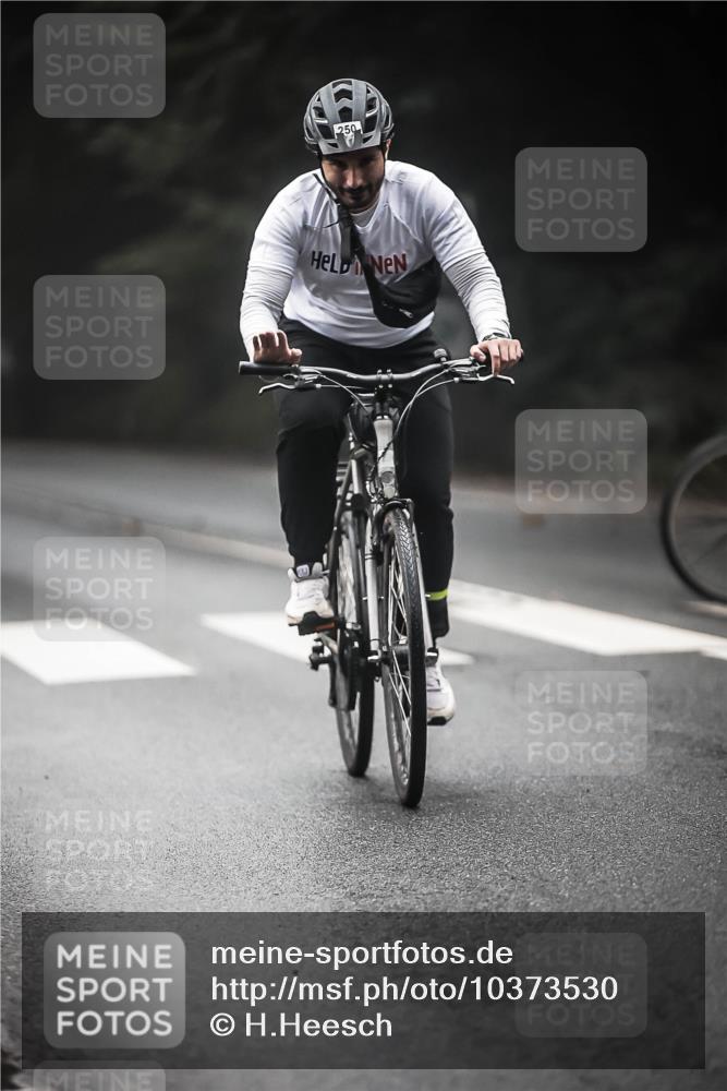 13.09.2026 - Stadtparktriathlon H.Heesch http://msf.ph/oto/10373530 13.09.2026 10:23:37 Radfahren 250, 416 meine-sportfotos.de