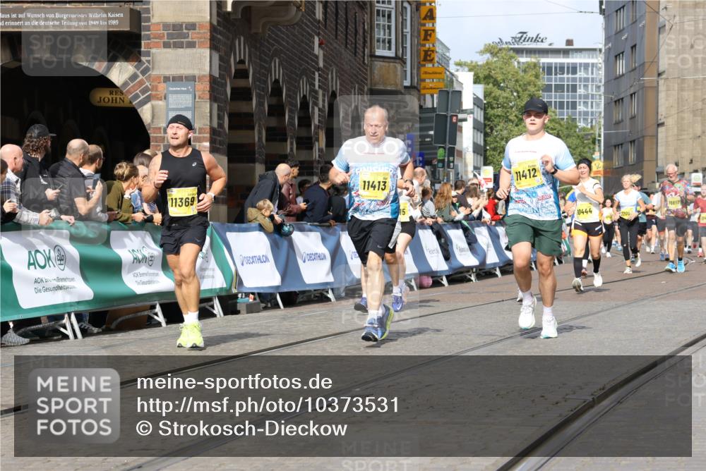 13.09.2026 - 21. swb-Marathon Bremen Strokosch-Dieckow http://msf.ph/oto/10373531 13.09.2026 11:01:58 Ziel 10181, 10251, 10332, 10497, 10560, 11075, 11150, 11305, 11324, 11467, 11479, 11486, 11550, 11551, 11666, 11668, 11747, 11788, 11798, 11985, 11986, 12047, 10439, 10473, 10500, 10617, 10636, 10803, 10924, 11249, 11576, 11811, 12016, 12042, 12094, 12134, 12135, 12145, 12360, 12437, 12506 meine-sportfotos.de