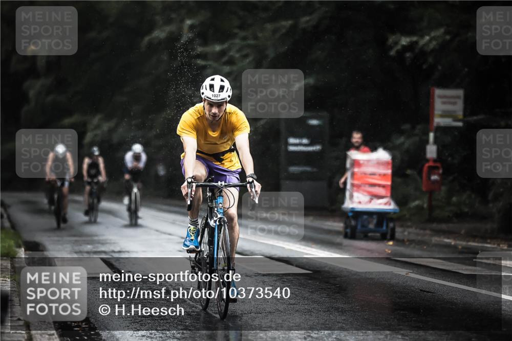 13.09.2026 - Stadtparktriathlon H.Heesch http://msf.ph/oto/10373540 13.09.2026 12:09:50 Radfahren 871, 952, 977, 990, 995, 1027 meine-sportfotos.de