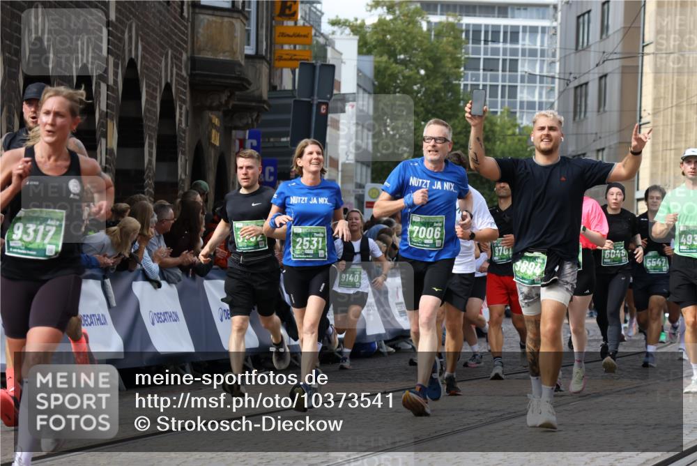 13.09.2026 - 21. swb-Marathon Bremen Strokosch-Dieckow http://msf.ph/oto/10373541 13.09.2026 13:37:04 Ziel 164, 551, 813, 843, 1936, 2275, 2673, 2819, 3541, 3585, 3635, 3815, 3874, 3998, 4006, 4050, 4304, 4335, 4414, 4676, 4892, 5061, 5236, 5355, 5447, 5656, 5823, 6050, 6280, 6340, 6408, 6516, 6568, 6966, 7039, 7229, 7237, 7640, 7656, 7765, 8498, 8685, 8723, 8790, 9658, 9776, 9807, 10068, 10070, 1180, 1854, 1991, 2531, 3333, 3732, 3894, 4932, 4947, 5547, 5577, 5612, 6046, 6629, 6904, 6947, 6961, 7006, 7571, 8268, 9701 meine-sportfotos.de
