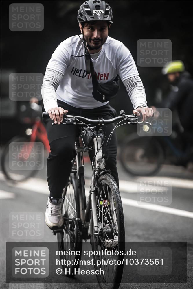 13.09.2026 - Stadtparktriathlon H.Heesch http://msf.ph/oto/10373561 13.09.2026 10:23:38 Radfahren 250 meine-sportfotos.de