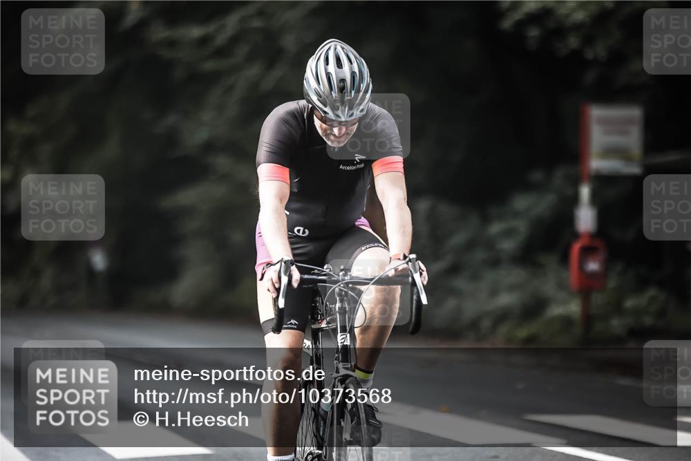 13.09.2026 - Stadtparktriathlon H.Heesch http://msf.ph/oto/10373568 13.09.2026 10:53:24 Radfahren 398, 524, 566 meine-sportfotos.de