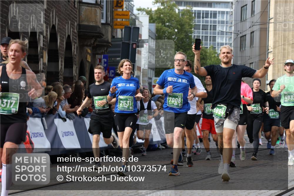 13.09.2026 - 21. swb-Marathon Bremen Strokosch-Dieckow http://msf.ph/oto/10373574 13.09.2026 13:37:04 Ziel 164, 551, 813, 843, 1936, 2275, 2673, 2819, 3541, 3585, 3635, 3815, 3874, 3998, 4006, 4050, 4304, 4335, 4414, 4676, 4892, 5061, 5236, 5355, 5447, 5656, 5823, 6050, 6280, 6340, 6408, 6516, 6568, 6966, 7039, 7229, 7237, 7640, 7656, 7765, 8498, 8685, 8723, 8790, 9658, 9776, 9807, 10068, 10070, 1180, 1854, 1991, 2531, 3333, 3732, 3894, 4932, 4947, 5547, 5577, 5612, 6046, 6629, 6904, 6947, 6961, 7006, 7571, 8268, 9701 meine-sportfotos.de