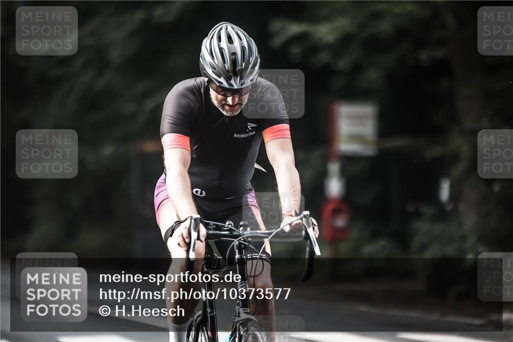 13.09.2026 - Stadtparktriathlon H.Heesch http://msf.ph/oto/10373577 13.09.2026 10:53:24 Radfahren 398, 524, 566 meine-sportfotos.de