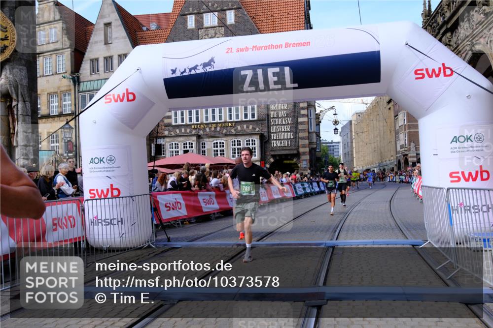 13.09.2026 - 21. swb-Marathon Bremen Tim E. http://msf.ph/oto/10373578 13.09.2026 13:10:52 Ziel 640, 1181, 1277, 1554, 2347, 2605, 4727, 5066, 5152, 5620, 5648, 6267, 7881, 8033 meine-sportfotos.de