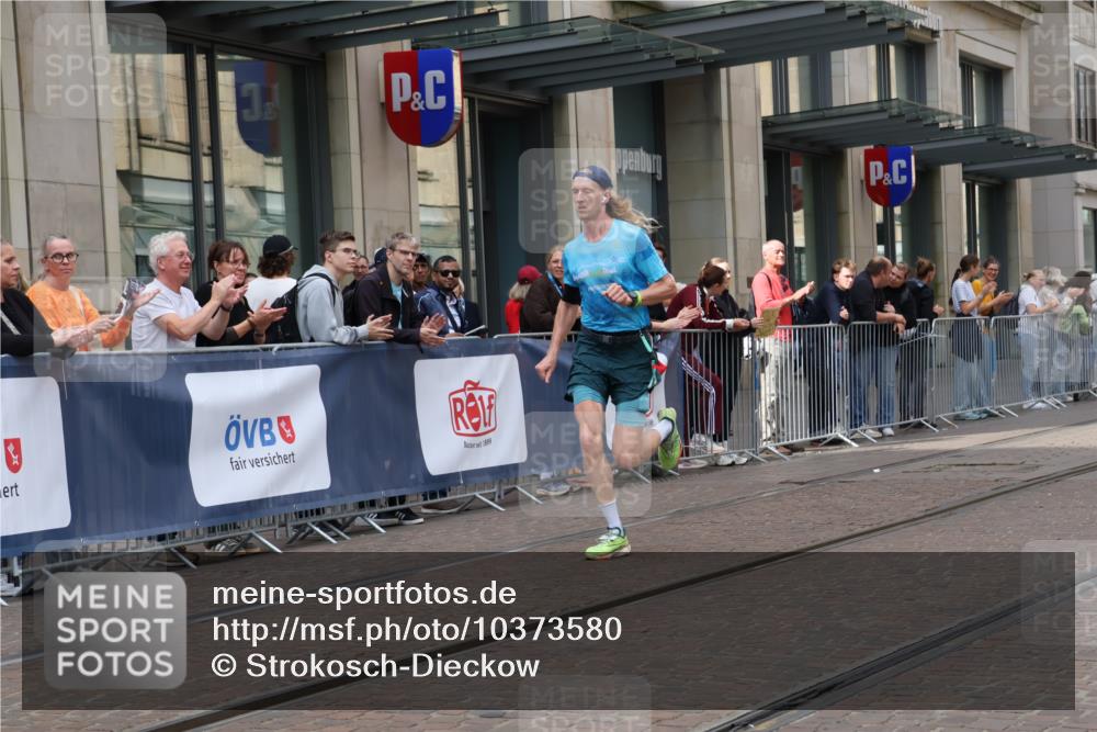 13.09.2026 - 21. swb-Marathon Bremen Strokosch-Dieckow http://msf.ph/oto/10373580 13.09.2026 12:20:57 Ziel 626, 1231 meine-sportfotos.de