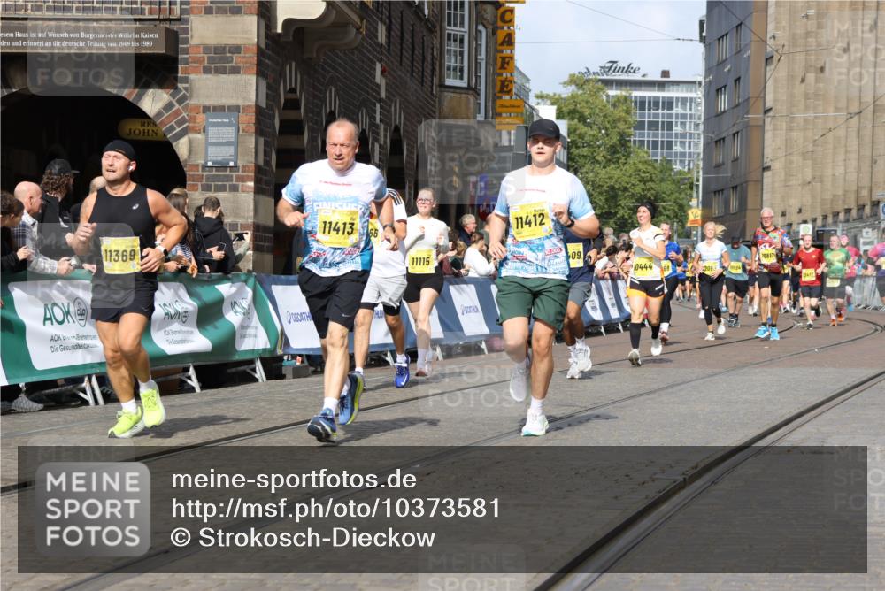 13.09.2026 - 21. swb-Marathon Bremen Strokosch-Dieckow http://msf.ph/oto/10373581 13.09.2026 11:01:59 Ziel 10181, 10251, 10332, 10497, 11075, 11150, 11305, 11324, 11412, 11413, 11479, 11486, 11550, 11551, 11666, 11668, 11747, 11788, 11798, 11985, 11986, 12047, 12379, 10173, 10439, 10473, 10500, 10617, 10636, 10803, 10924, 11249, 11576, 11811, 12016, 12042, 12094, 12134, 12135, 12145, 12360, 12437, 12506 meine-sportfotos.de