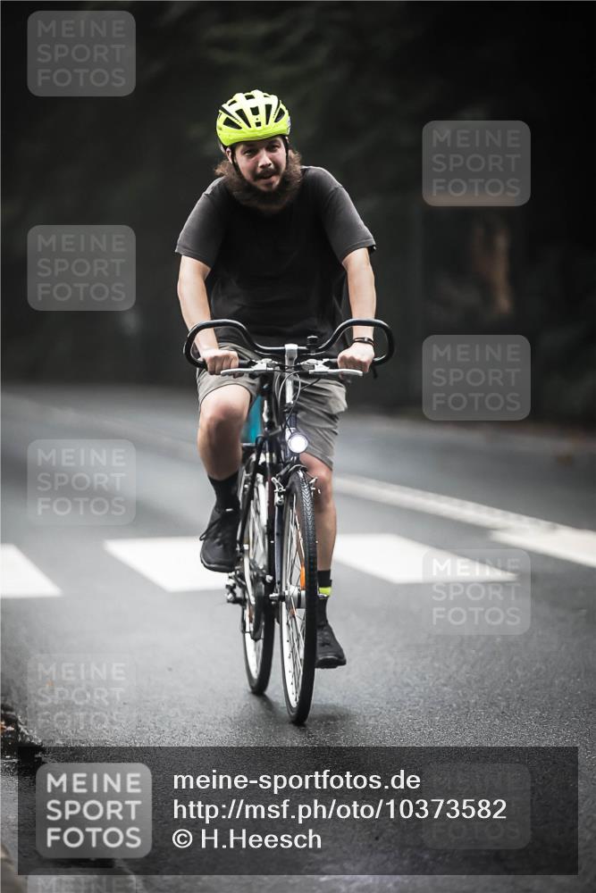 13.09.2026 - Stadtparktriathlon H.Heesch http://msf.ph/oto/10373582 13.09.2026 10:23:50 Radfahren 293, 336, 404 meine-sportfotos.de