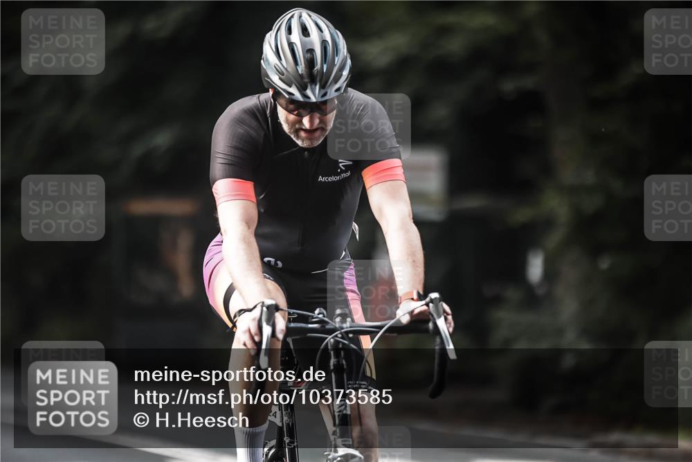 13.09.2026 - Stadtparktriathlon H.Heesch http://msf.ph/oto/10373585 13.09.2026 10:53:24 Radfahren 398, 524, 566 meine-sportfotos.de