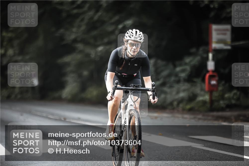13.09.2026 - Stadtparktriathlon H.Heesch http://msf.ph/oto/10373604 13.09.2026 10:53:26 Radfahren 398, 524, 566 meine-sportfotos.de