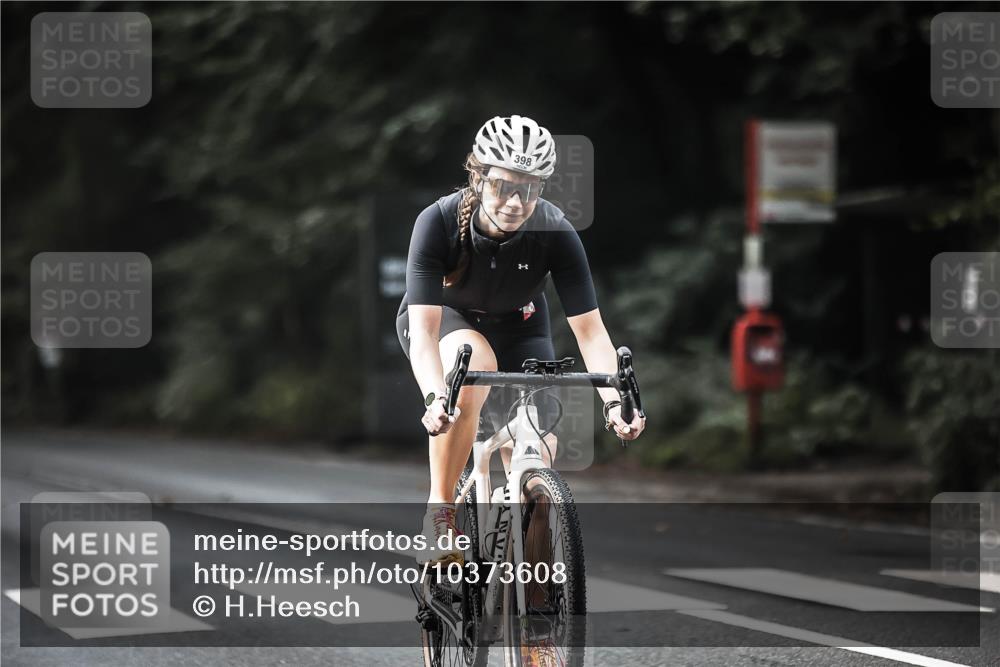 13.09.2026 - Stadtparktriathlon H.Heesch http://msf.ph/oto/10373608 13.09.2026 10:53:26 Radfahren 398, 524, 566 meine-sportfotos.de