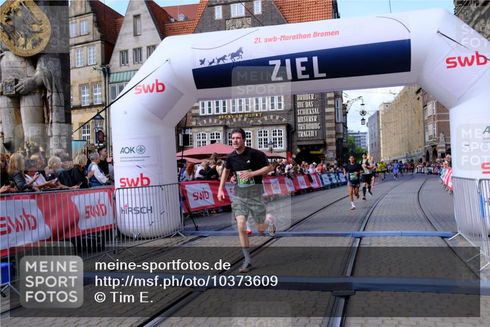 13.09.2026 - 21. swb-Marathon Bremen Tim E. http://msf.ph/oto/10373609 13.09.2026 13:10:52 Ziel 640, 1181, 1277, 1554, 2347, 2605, 4727, 5066, 5152, 5620, 5648, 6267, 7881, 8033 meine-sportfotos.de