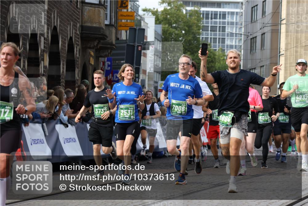13.09.2026 - 21. swb-Marathon Bremen Strokosch-Dieckow http://msf.ph/oto/10373613 13.09.2026 13:37:04 Ziel 164, 551, 813, 843, 1936, 2275, 2673, 2819, 3541, 3585, 3635, 3815, 3874, 3998, 4006, 4050, 4304, 4335, 4414, 4676, 4892, 5061, 5236, 5355, 5447, 5656, 5823, 6050, 6280, 6340, 6408, 6516, 6568, 6966, 7039, 7229, 7237, 7640, 7656, 7765, 8498, 8685, 8723, 8790, 9658, 9776, 9807, 10068, 10070, 1180, 1854, 1991, 2531, 3333, 3732, 3894, 4932, 4947, 5547, 5577, 5612, 6046, 6629, 6904, 6947, 6961, 7006, 7571, 8268, 9701 meine-sportfotos.de