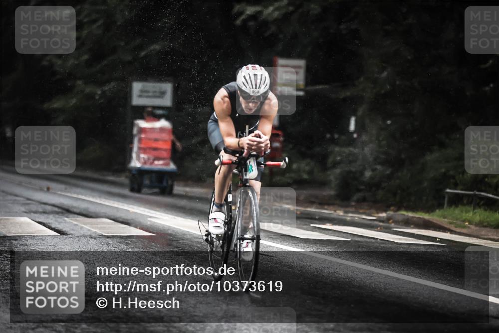 13.09.2026 - Stadtparktriathlon H.Heesch http://msf.ph/oto/10373619 13.09.2026 12:09:55 Radfahren 871, 952, 977, 990, 995, 1027 meine-sportfotos.de