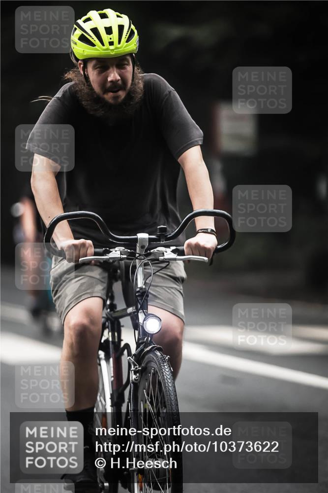 13.09.2026 - Stadtparktriathlon H.Heesch http://msf.ph/oto/10373622 13.09.2026 10:23:51 Radfahren 293, 336, 404 meine-sportfotos.de