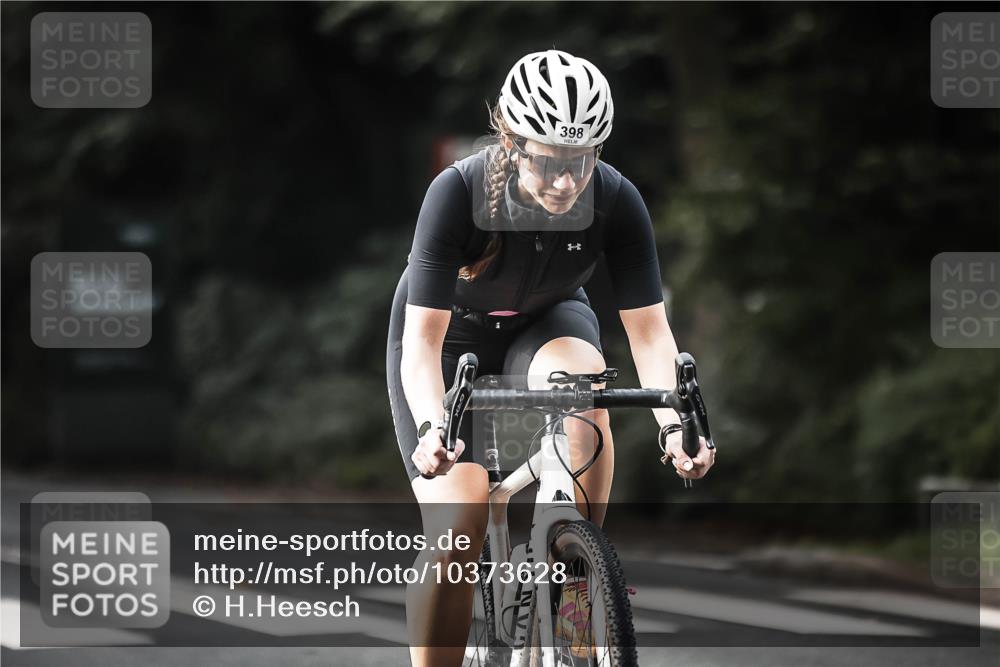 13.09.2026 - Stadtparktriathlon H.Heesch http://msf.ph/oto/10373628 13.09.2026 10:53:27 Radfahren 398, 524, 566 meine-sportfotos.de
