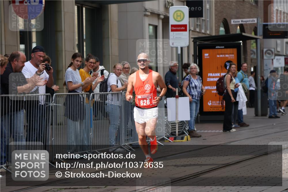 13.09.2026 - 21. swb-Marathon Bremen Strokosch-Dieckow http://msf.ph/oto/10373635 13.09.2026 12:21:06 Ziel 626 meine-sportfotos.de
