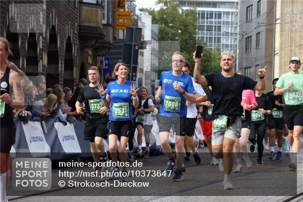 13.09.2026 - 21. swb-Marathon Bremen Strokosch-Dieckow http://msf.ph/oto/10373647 13.09.2026 13:37:04 Ziel 164, 551, 813, 843, 1936, 2275, 2673, 2819, 3541, 3585, 3635, 3815, 3874, 3998, 4006, 4050, 4304, 4335, 4414, 4676, 4892, 5061, 5236, 5355, 5447, 5656, 5823, 6050, 6280, 6340, 6408, 6516, 6568, 6966, 7039, 7229, 7237, 7640, 7656, 7765, 8498, 8685, 8723, 8790, 9658, 9776, 9807, 10068, 10070, 1180, 1854, 1991, 2531, 3333, 3732, 3894, 4932, 4947, 5547, 5577, 5612, 6046, 6629, 6904, 6947, 6961, 7006, 7571, 8268, 9701 meine-sportfotos.de