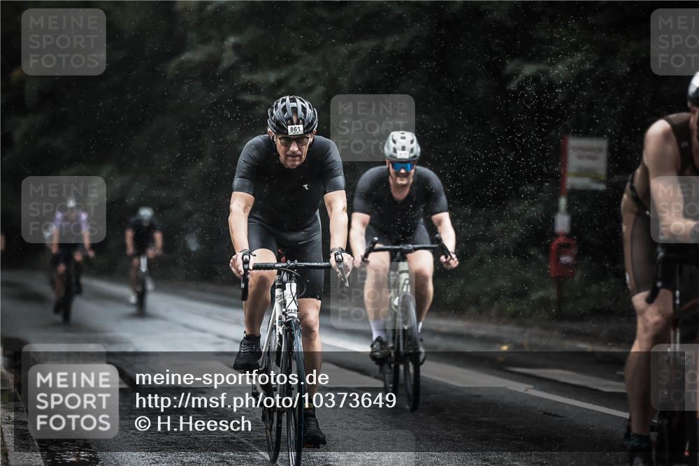 13.09.2026 - Stadtparktriathlon H.Heesch http://msf.ph/oto/10373649 13.09.2026 12:10:04 Radfahren 861, 882, 915, 925, 1001, 1016, 1044 meine-sportfotos.de