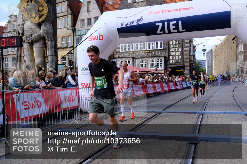 13.09.2026 - 21. swb-Marathon Bremen Tim E. http://msf.ph/oto/10373656 13.09.2026 13:10:53 Ziel 640, 1181, 1277, 1498, 1554, 2347, 2605, 4727, 5066, 5152, 5620, 5648, 6267, 7881 meine-sportfotos.de