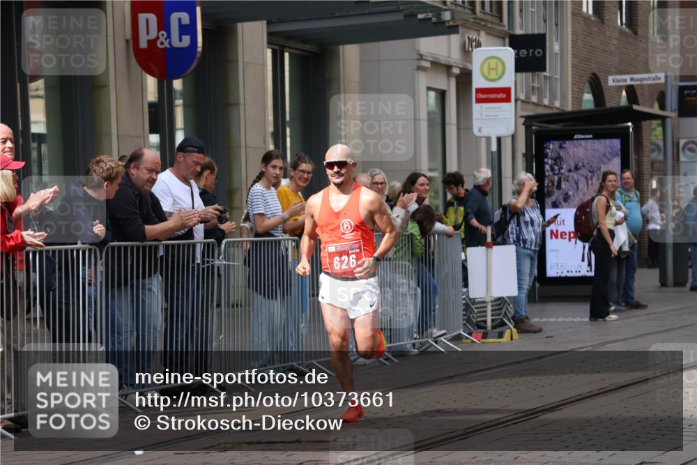 13.09.2026 - 21. swb-Marathon Bremen Strokosch-Dieckow http://msf.ph/oto/10373661 13.09.2026 12:21:07 Ziel 626 meine-sportfotos.de